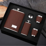 Yeknu  Creative 9 Oz Stainless Steel Hip Flask Set With 1 Funnel and 4 Cups Wooden Whiskey Wine Bottle Retro Alcohol Pocket Flagon