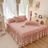 Yeknu  Shabby Chic Pink Lace Floral Bedskirt Quilted Princess Ruffle Girls Bedskirt Set with Pillowcases for Queen King size Bed