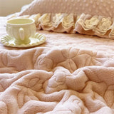 Yeknu  1.5X2m/1.8X2m Velvet Heavy Fluffy Flower Lace Ruffled Sweet Princess Girl Bed skirt,Delicate With 1Bed Skirt 2pillowcases