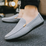 Yeknu  Men High Quality Loafers Men Casual Shoes Moccasins Slip On Men's Flats Fashion Men Shoes Male Driving Shoes Big Size 45