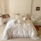 Yeknu  4Pcs Flowers Embroidery Lace Ruffles Princess Wedding Bedding Set Egyptian Cotton Duvet Cover Bed Sheet Pillowcases