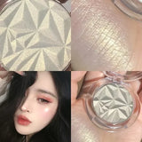 Yeknu  Dual Tone Highlighter Palette 3D Effect Shimmer Matte Contour Powder Face Illuminator Makeup
