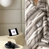 Yeknu American Style Light Luxury Three-Dimensional Striped Jacquard Blanket Soft Imitation Rabbit Blanket Casual Sofa Cover Blanket