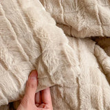 Yeknu High-end Autumn Winter Queen Bedding Set Soft Warm Artificial Rabbit Velvet Bed Set Cozy King Size Duvet Cover Set with Sheets
