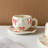 Yeknu 1Set Asymmetrical Hand-Kneaded Bow Coffee Cup and Saucer, Niche Design Bow Coffee Cup and Saucer, Exquisite High-End Coffee Cup, Suitable for Home Decoration, Breakfast Milk Bread, Afternoon Tea Coffee Cake, Party Cup a