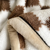 Yeknu Checkerboard Grade A Half-sides Fleece Keep Warm Blanket Autumn Winter Warmth Throw Blankets for Sofa Napping Shawl Blanket Cozy