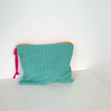 Yeknu  A women's plaid cosmetic bag, large capacity cotton, suitable for travel, make-up