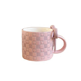 Yeknu 1Pc Bow Handle Heart Ceramic Mug, Creative Bow Handle Design Checkerboard Pattern Mug Coffee Cup, Suitable for Home Decoration, Daily Drinking Water, Breakfast Milk, Afternoon Tea Coffee, Coffee Shop Latte Flower Cup, E