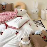 Yeknu High-end Embroidered 100% Cotton Bedding Set King Size Soft Skin-friendly Duvet Cover Set Comfortable Quilt Cover and Pillowcase